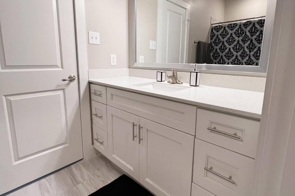 Welcome To Our Spacious 2-Bedroom 2-Bathroom Located In The City Of Houston, Texas! Luaran gambar