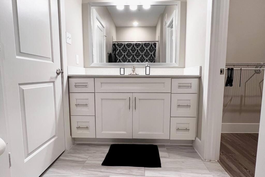 Welcome To Our Spacious 2-Bedroom 2-Bathroom Located In The City Of Houston, Texas! Luaran gambar